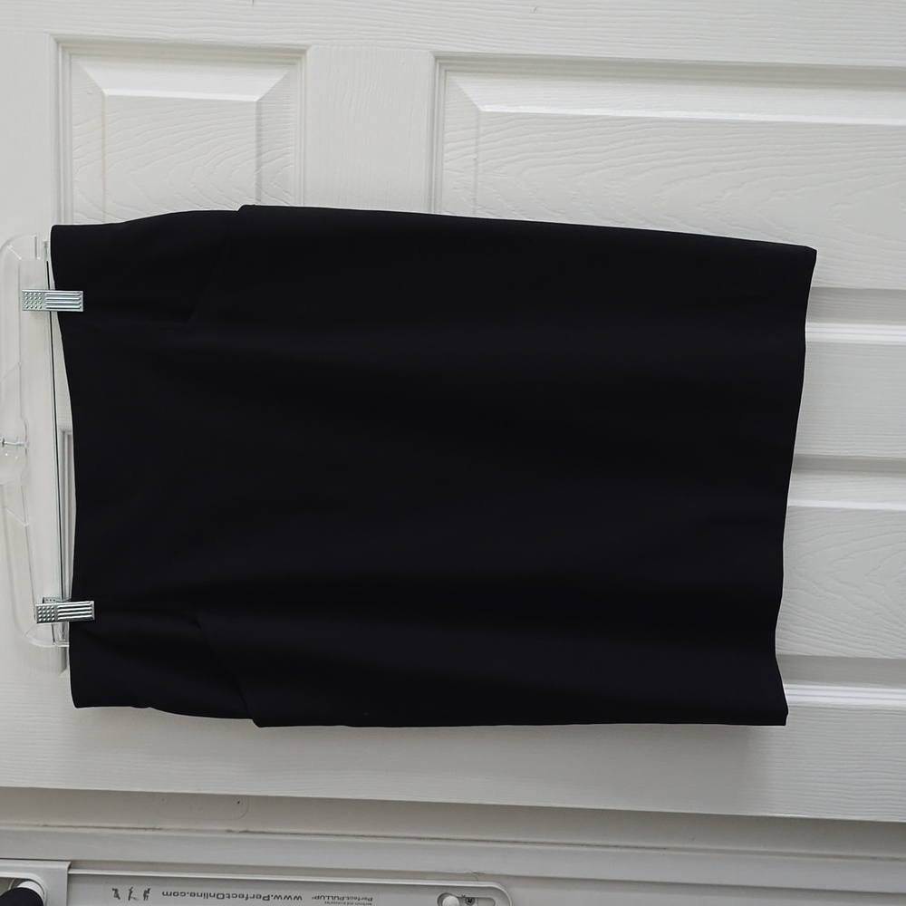 Ellen Tracy Black Wool Pencil Skirt